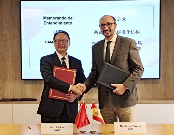 UNE renews its agreement with China to boost Spanish exports