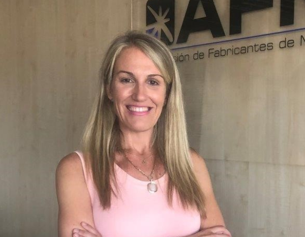 Spaniard Beatriz Novel (AFME) receives prestigious European award from CENELEC for her work in standardization