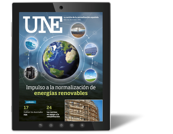 The November 2021 issue of UNE Magazine is available now