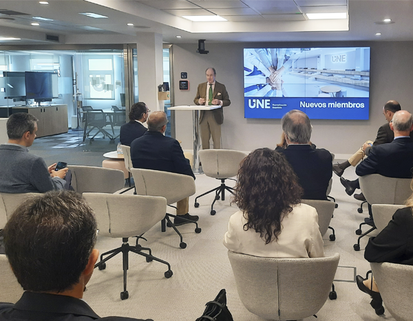 UNE welcomes 26 new members